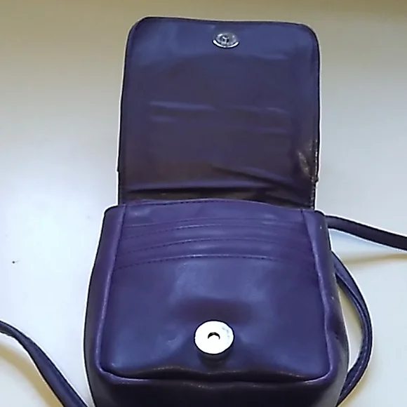 Vintage, Small Purple, Cross Body,  handbag, Strap, removable, Purple, Zipper - Picture 5 of 9
